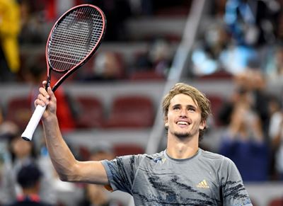 Zverev loses racquet into crowd on way to Shanghai last 16