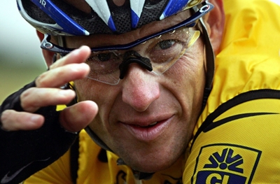 Lance Armstrong settles case