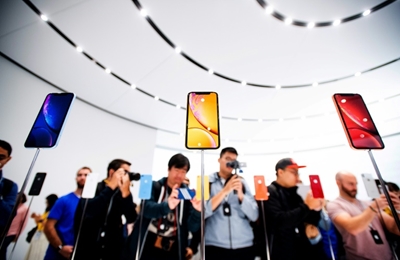 After conquering the world, smartphone faces uncertain future