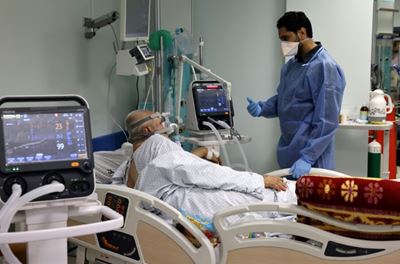 Palestinians fight to survive in Gaza's covid unit