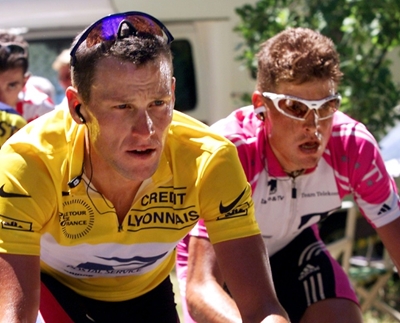 Armstrong jets in to support troubled Ullrich, 'friend who scared me'