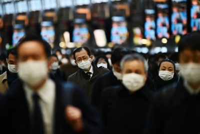 Virus breaks the mold for telework in office-bound Japan