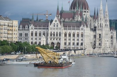 Desperate search after Budapest boat tragedy enters third day