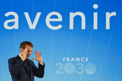 Macron announces 30-billion-euro plan to re-industrialise France
