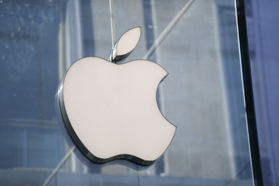 Facebook, Apple chiefs unleash barbs as App Store feud heats up