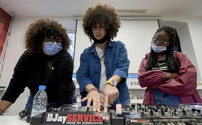 Tunisia women mix beats and break taboos