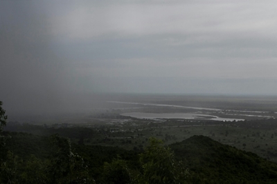 Scores dead after cyclone hits Mozambique, Zimbabwe