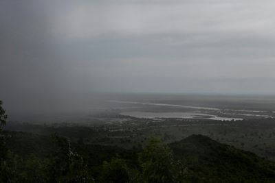 Scores dead after cyclone hits Mozambique, Zimbabwe