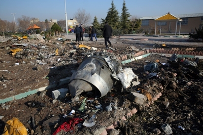 Under pressure, Iran makes first arrests over airliner downing