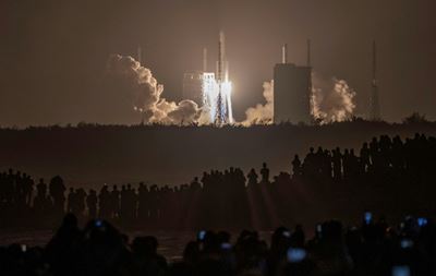 China launches Moon probe to bring back lunar rocks