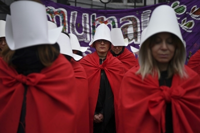 Margaret Atwood to release 'Handmaid's Tale' sequel