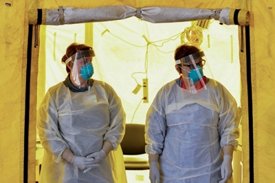 Use bandanas, scarves if no masks available: US health authorities