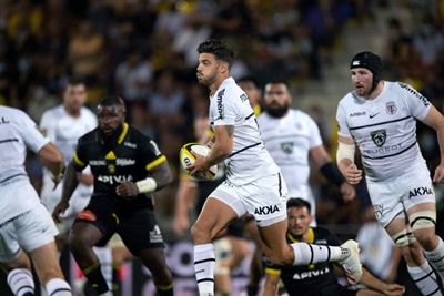 Skelton sees red as champions Toulouse edge La Rochelle in season opener
