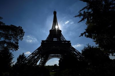 Strike over long queues shuts Eiffel Tower for second day