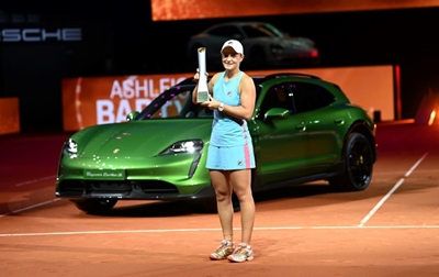 Barty sees off Sabalenka to win Stuttgart title