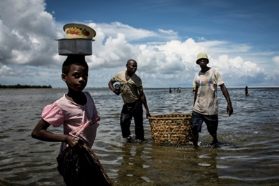 Mozambique president says gas wealth to benefit all