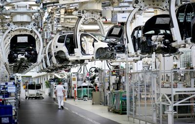 German industrial production plunges in April