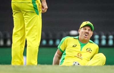 Injured Australia opener Warner targets Boxing Day Test return