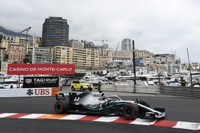 Hamilton edges Verstappen in opening Monaco practice
