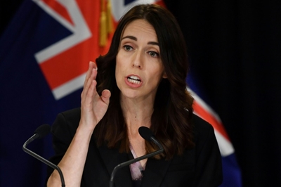 'Idiot' Kiwi health minister breaks lockdown, keeps job