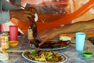 One for the rodent: Rats a cheap street snack in Cambodia