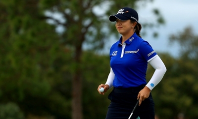 Kim uses late birdie run to open up five shot lead LPGA lead
