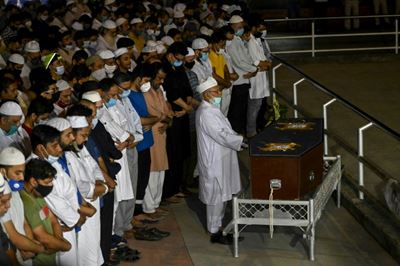 Body of Pulitzer-winning news photographer returns home to India