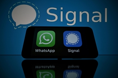 WhatsApp stresses privacy as users flock to rivals