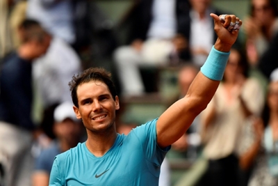 Nadal, Sharapova survive scares as Serena returns