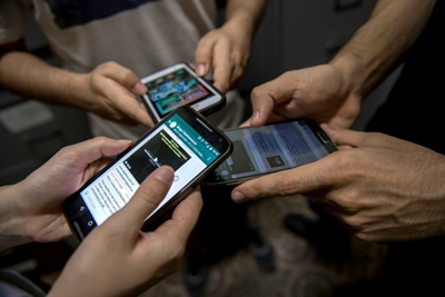 Italy drafts 'no-mobile-phone phobia' law