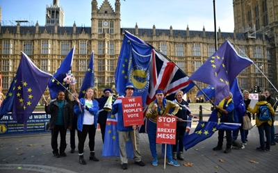 Britain's battle over Brexit resumes ahead of big vote