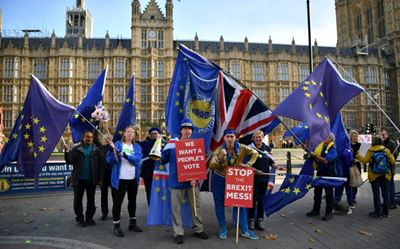 Britain's battle over Brexit resumes ahead of big vote