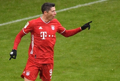 Lewandowski claims Bundesliga record, Jovic hits double on return from Real Madrid