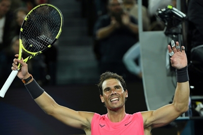 Nadal labours past Delbonis and into Open third round