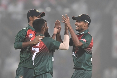 Bangladesh check India to 148-6 in pollution-hit T20