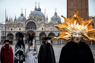 Venice still magical  as tourist-free carnival kicks off