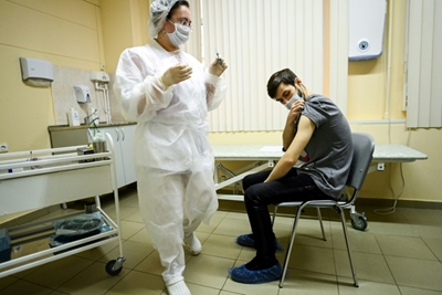 Sputnik vaccine aims to bolster Russia's geopolitical influence 