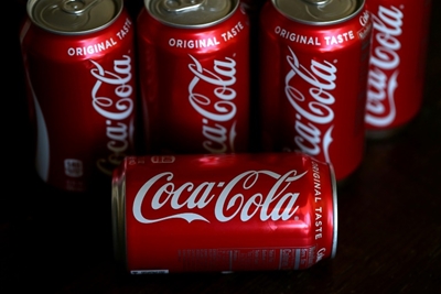 Coca-Cola shares rise as it reports jump in 4Q profits