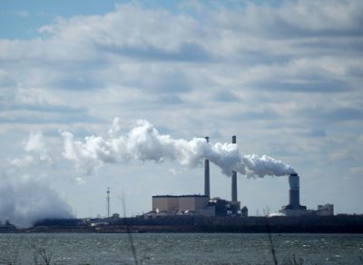 US announces plan to relax regulations on coal plants