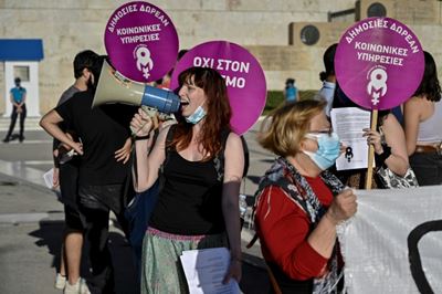 Greece's disputed joint custody law goes before parliament