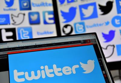 Twitter lights up for rival #WordCup
