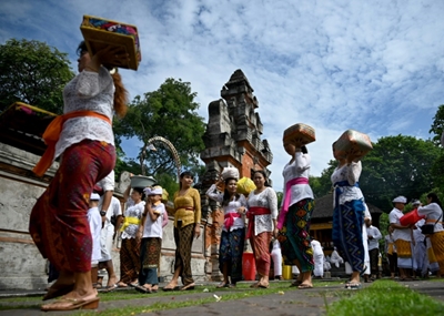 Bali prays as virus hits tourism on Island of the Gods