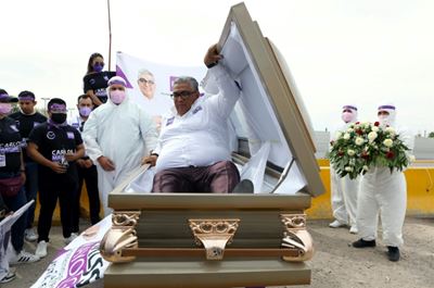 Mexican election candidate launches campaign from coffin