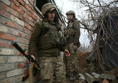 NATO tells Russia to end Ukraine military build-up