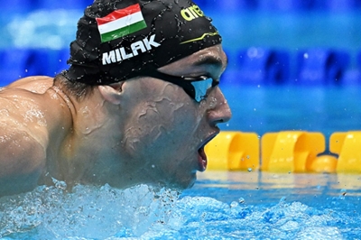 Torn trunks drama as Hungary's Milak wins 200m butterfly gold