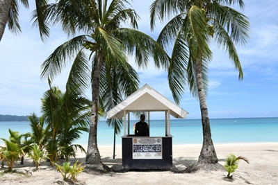 Philippines reopens to vaccinated tourists next week