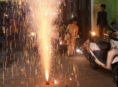 Delhi gasps for breath after Diwali firework frenzy