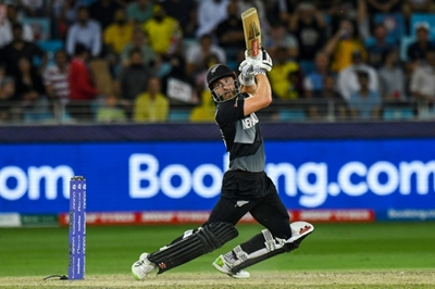 Williamson's 85 leads New Zealand to 172-4 in World Cup final