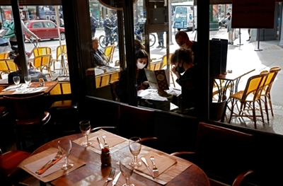 Europe hits 6m cases as Scotland, Brussels shut bars