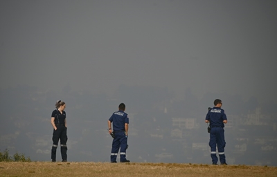 Bushfire threat spreads in Australia as smoke chokes Sydney
